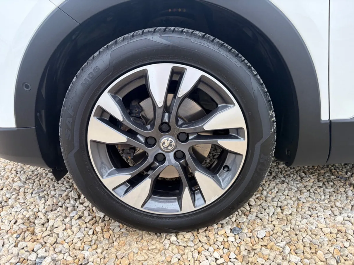 Vauxhall Grandland X Hatchback, Petrol, 2019, White