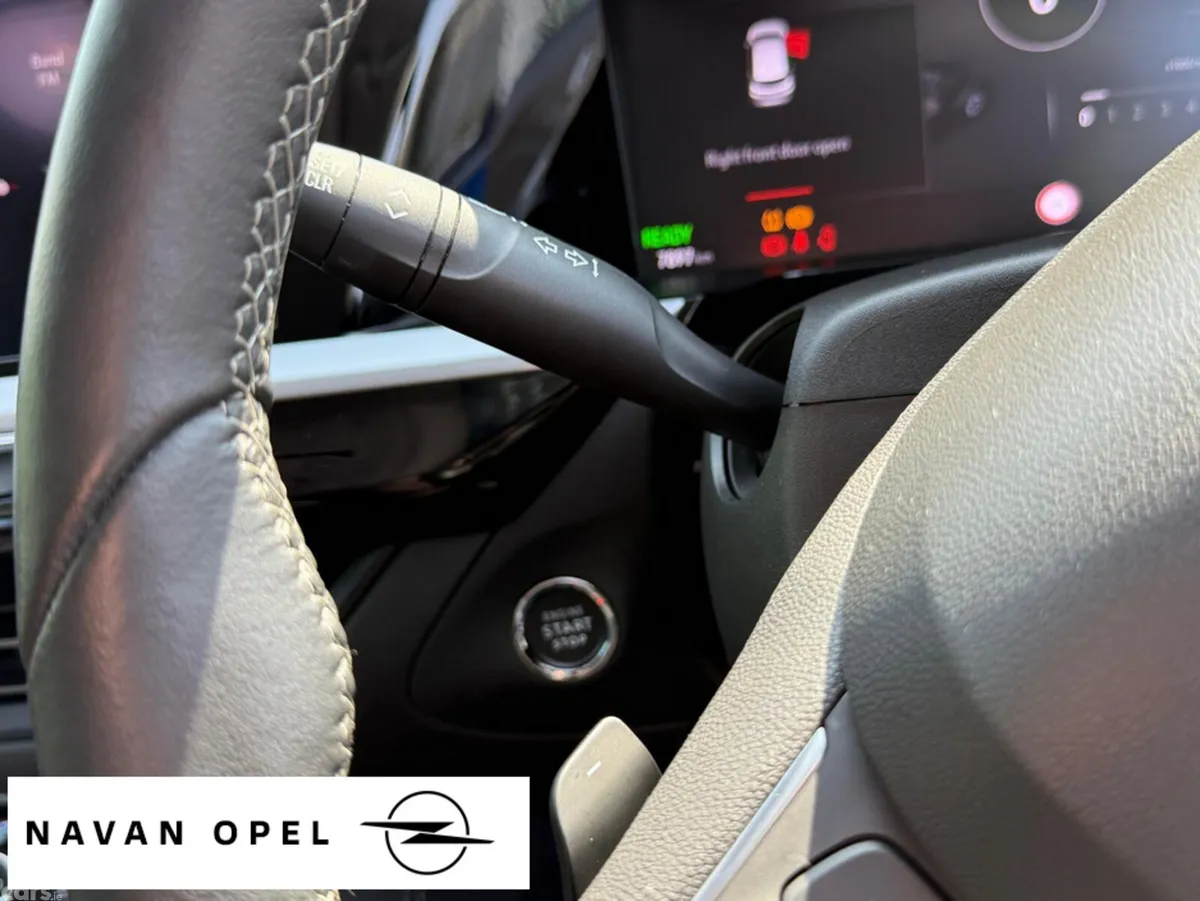 Opel Grandland SUV, Petrol Plug-in Hybrid, 2024, White