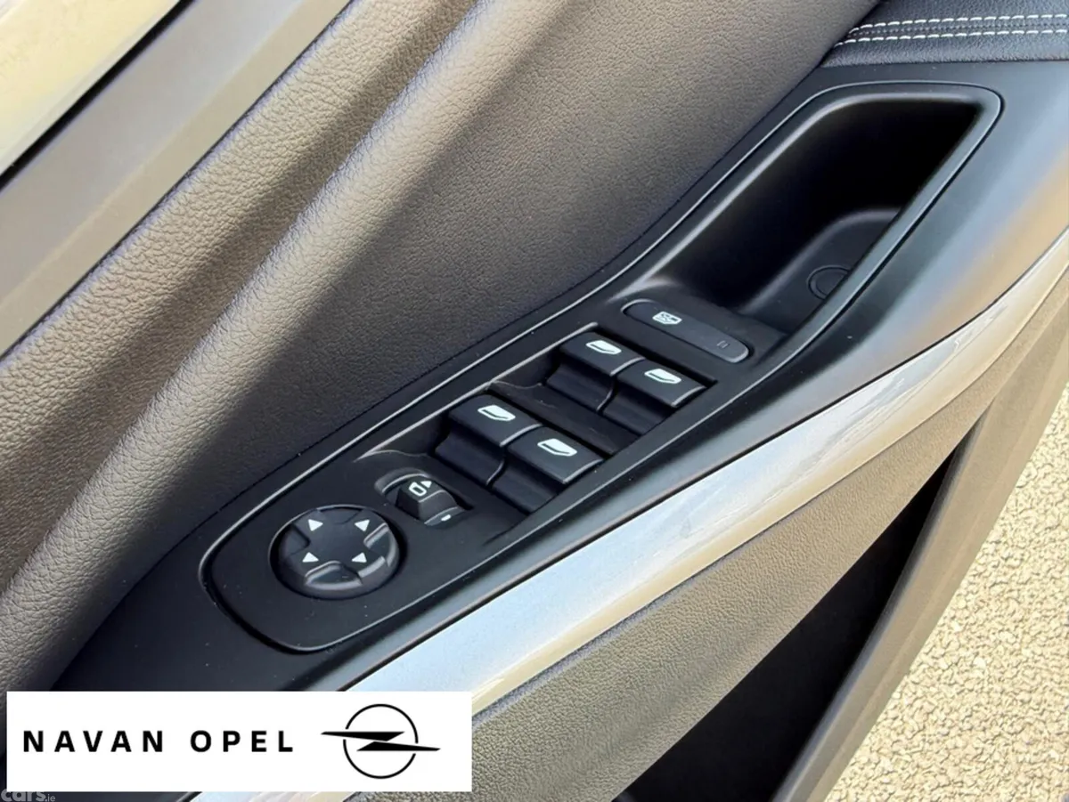 Opel Grandland SUV, Petrol Plug-in Hybrid, 2024, White