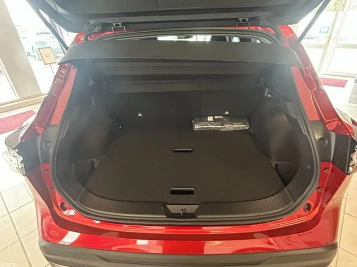 Nissan Qashqai MPV, Petrol Hybrid, 2026, Red