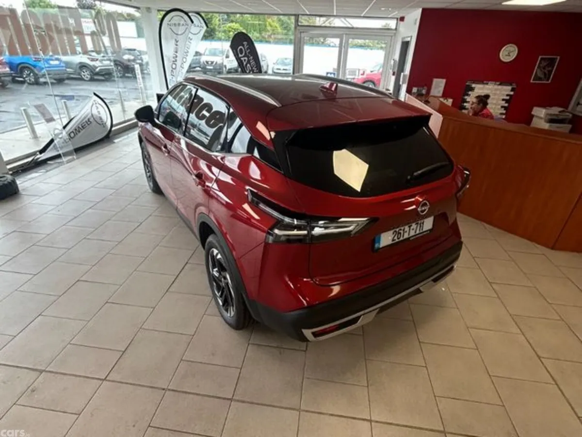 Nissan Qashqai MPV, Petrol Hybrid, 2026, Red