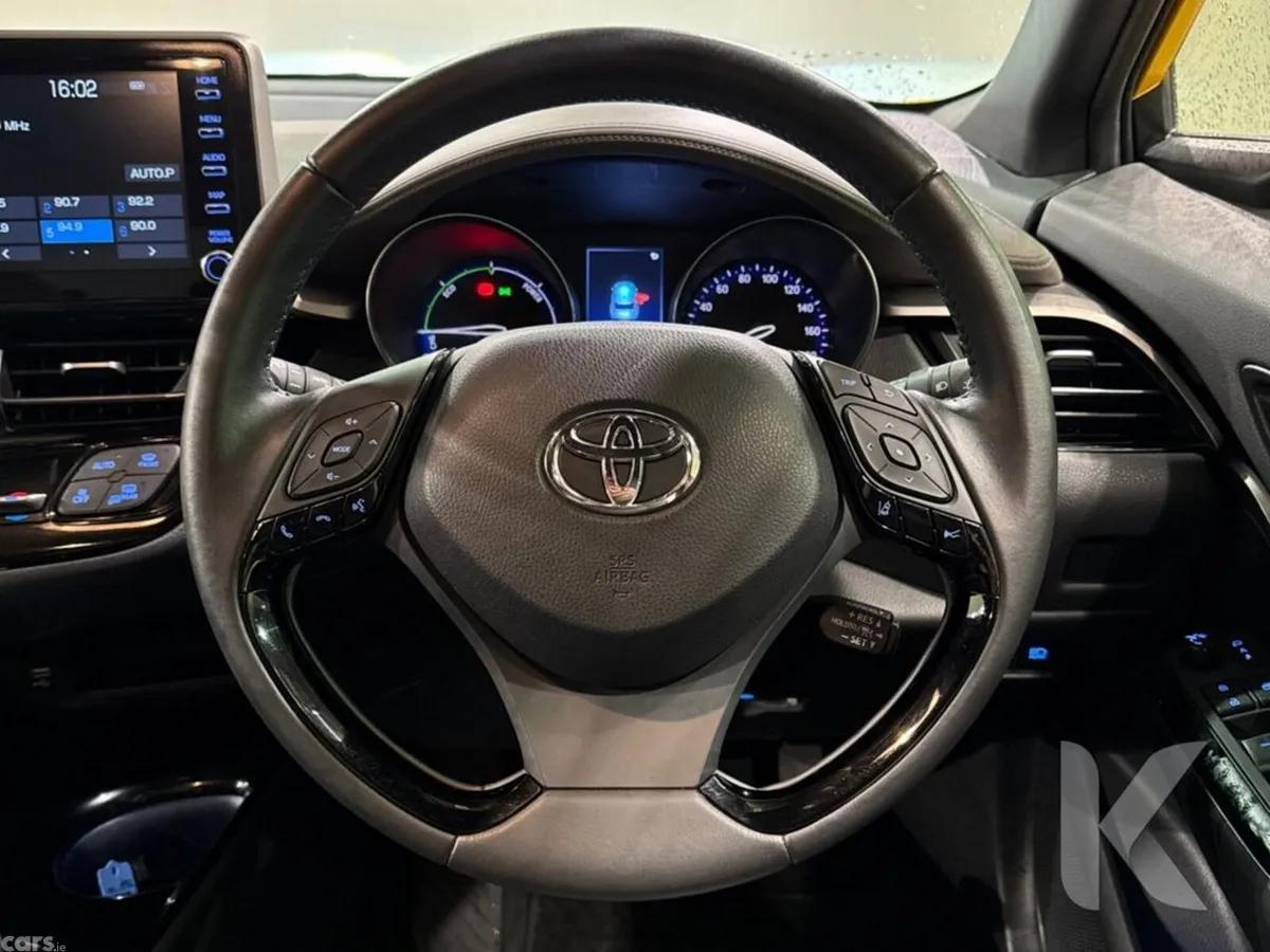 Toyota C-HR SUV, Petrol Hybrid, 2022, Yellow