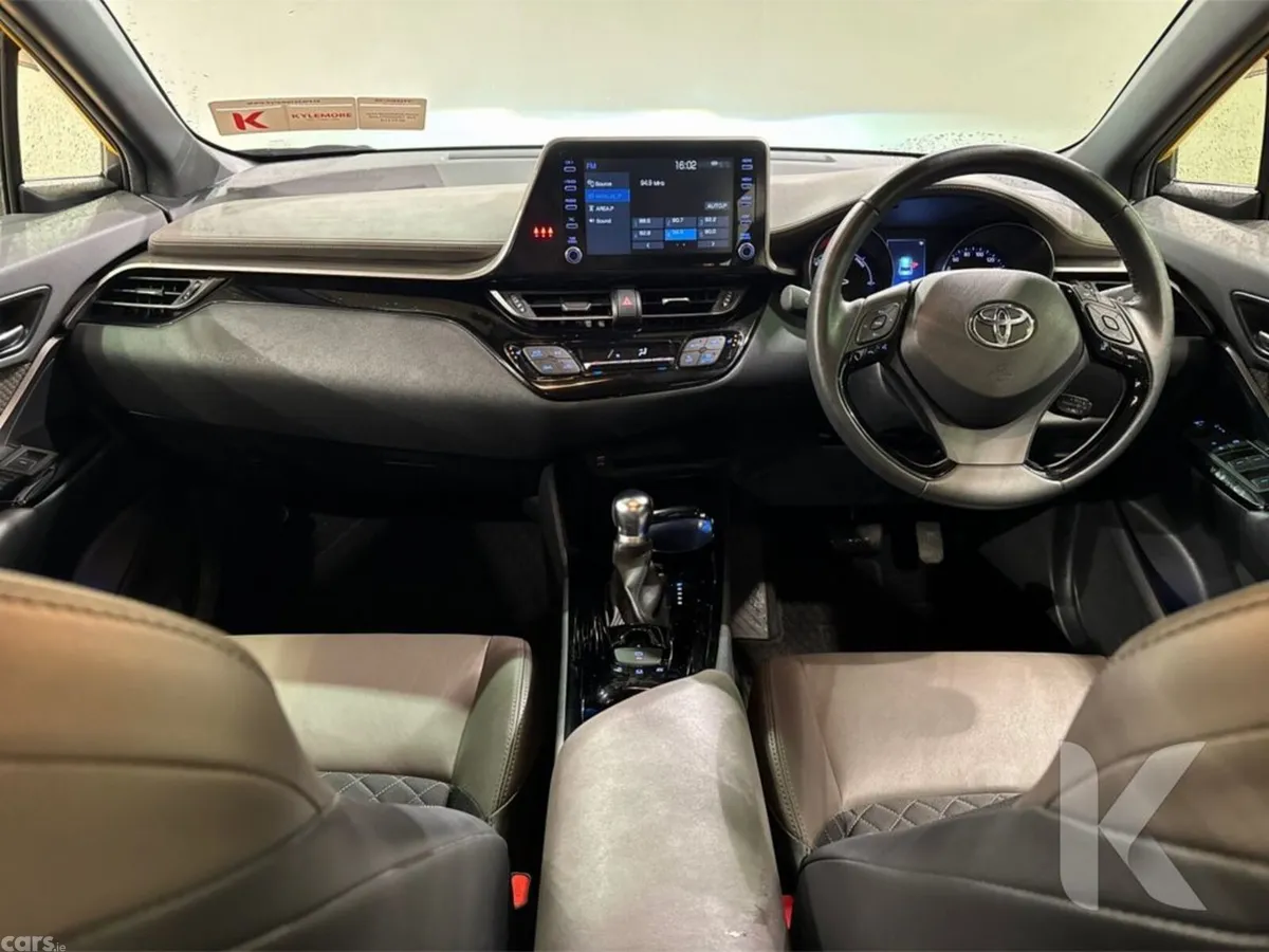 Toyota C-HR SUV, Petrol Hybrid, 2022, Yellow