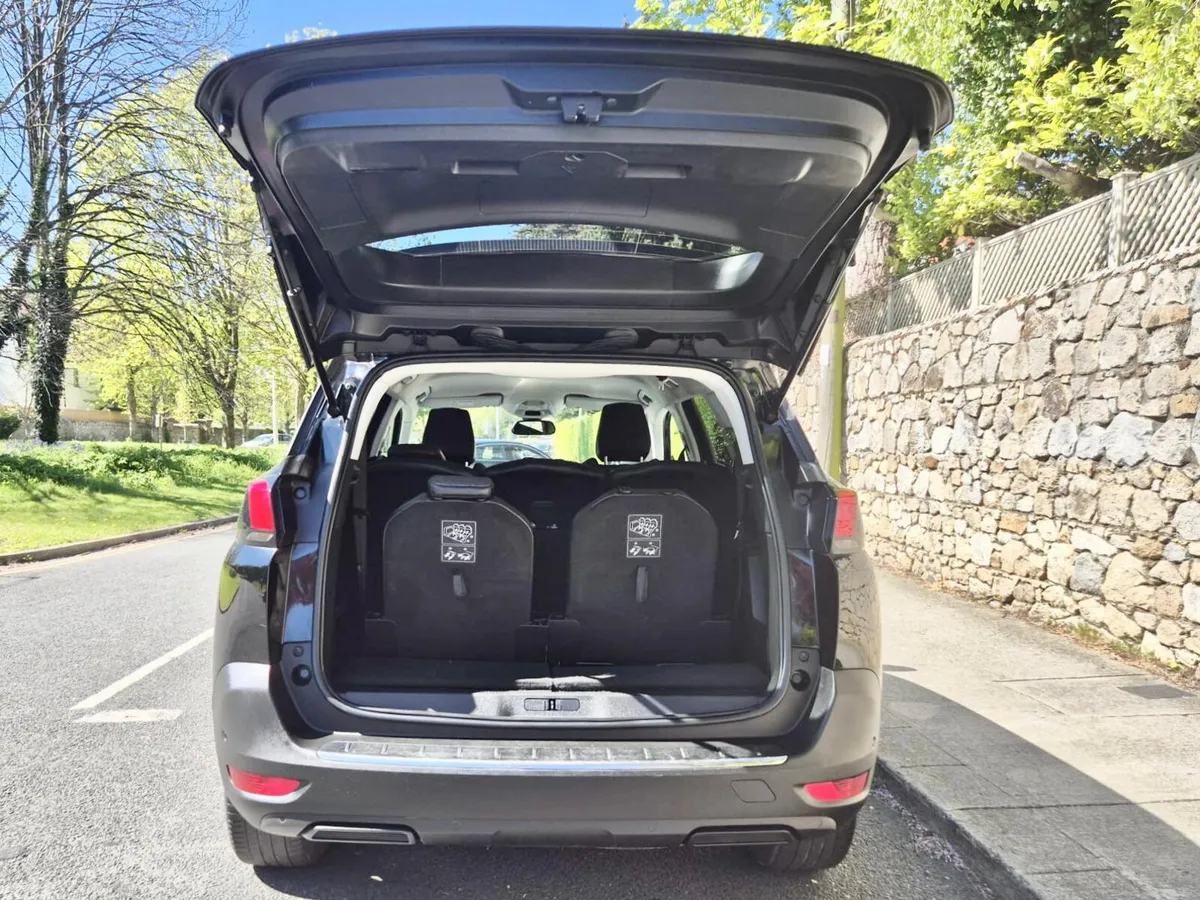 Peugeot 5008 MPV, Diesel, 2019, Black