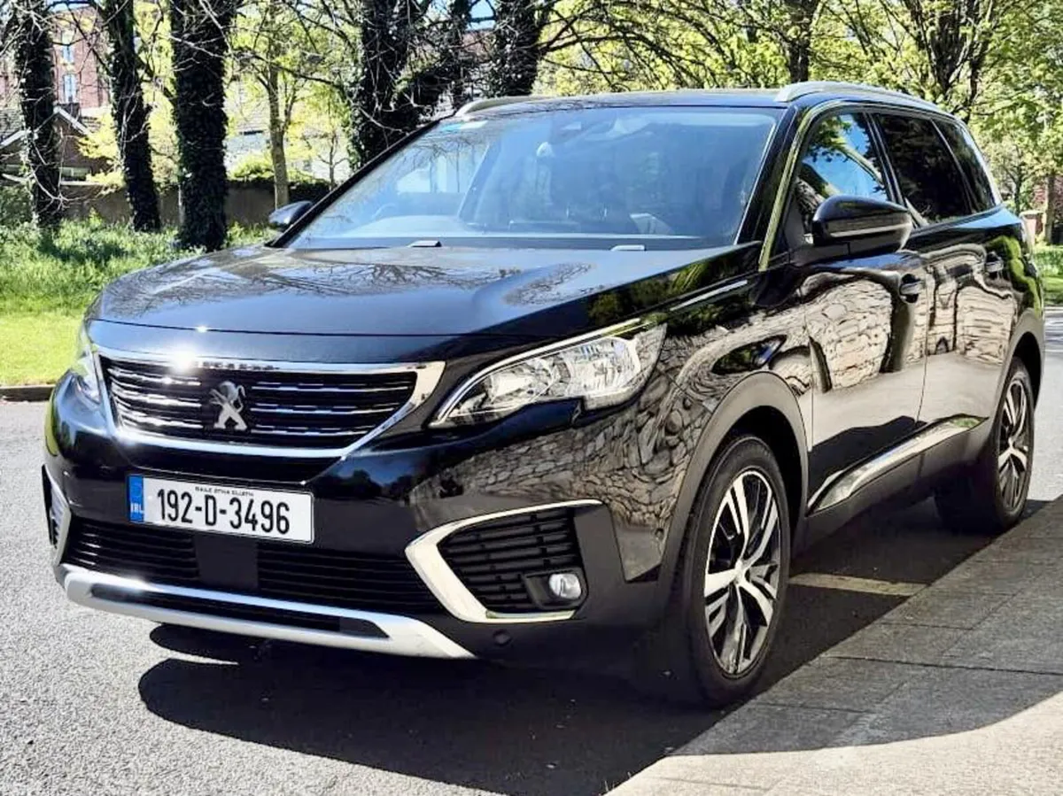 Peugeot 5008 MPV, Diesel, 2019, Black