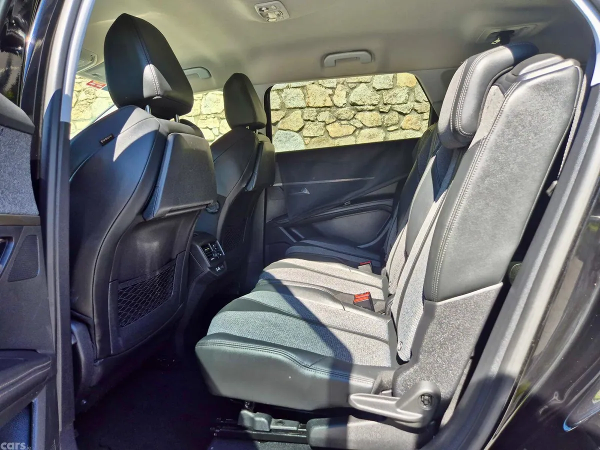 Peugeot 5008 MPV, Diesel, 2019, Black
