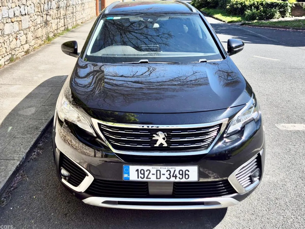 Peugeot 5008 MPV, Diesel, 2019, Black