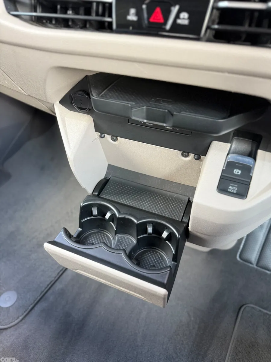 Volkswagen Multivan MPV, Petrol Plug-in Hybrid, 2024, Grey