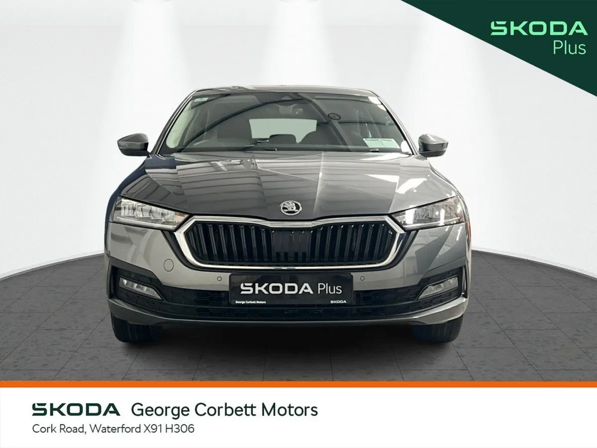 Skoda Octavia Saloon, Diesel, 2024, Grey