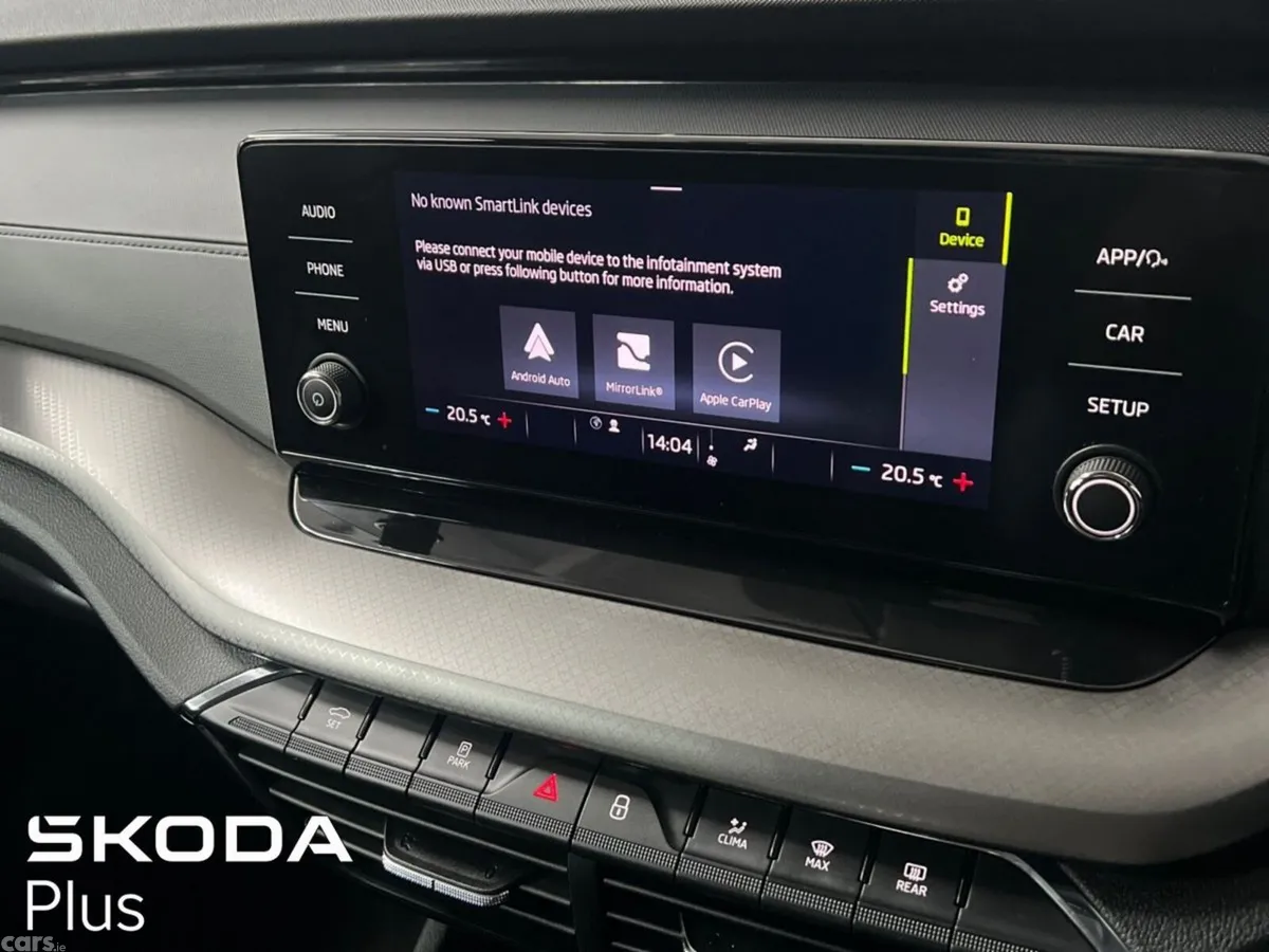 Skoda Octavia Saloon, Diesel, 2024, Grey