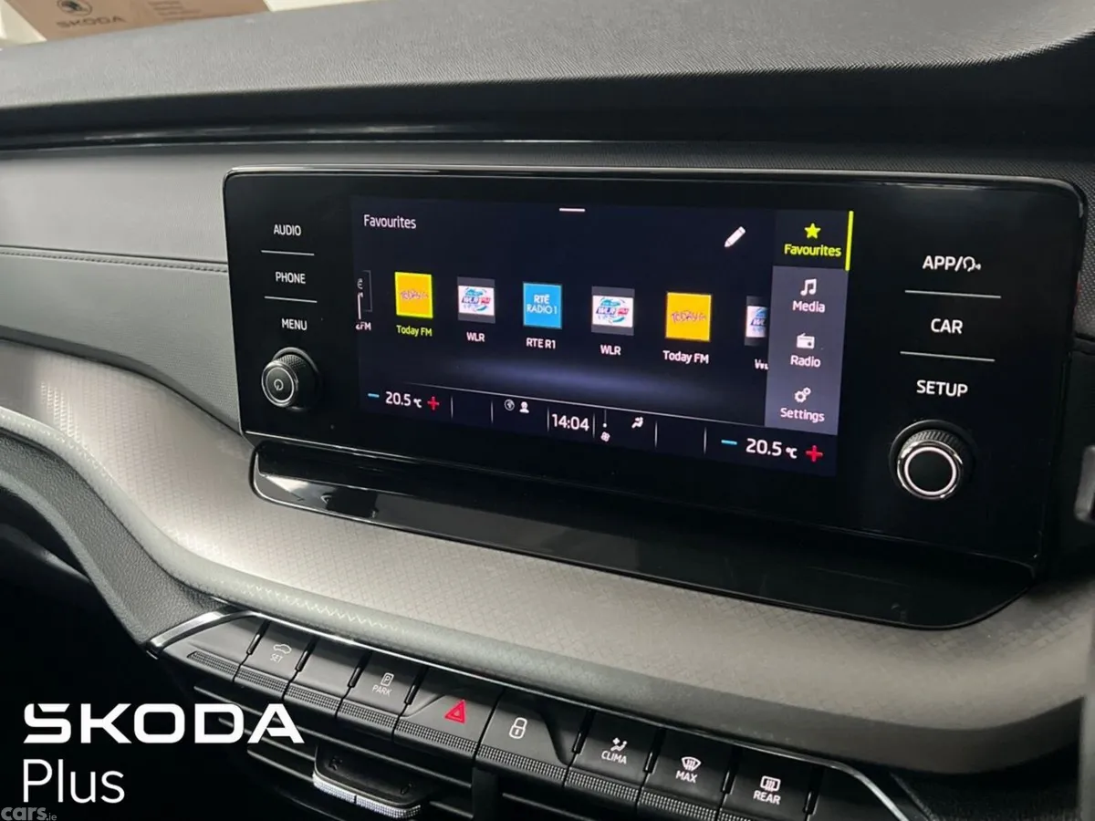 Skoda Octavia Saloon, Diesel, 2024, Grey