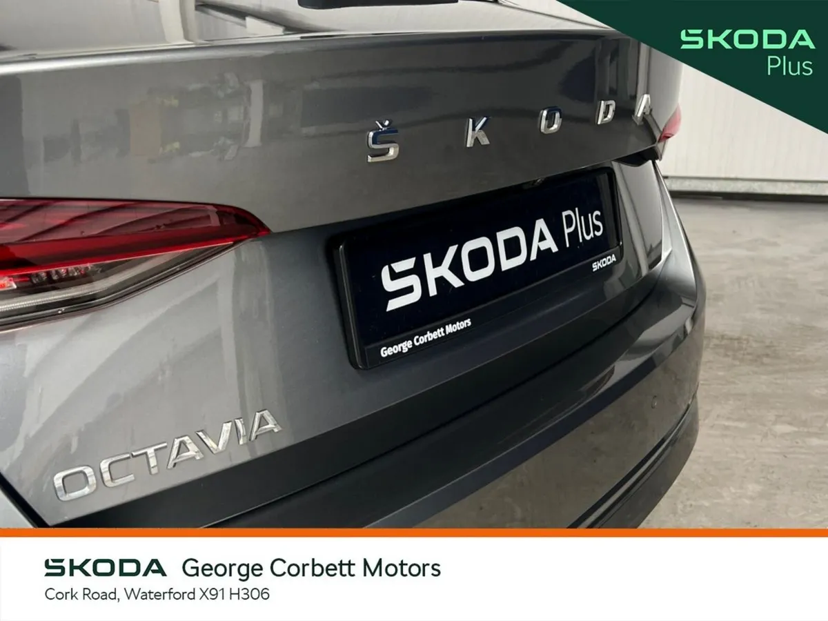 Skoda Octavia Saloon, Diesel, 2024, Grey