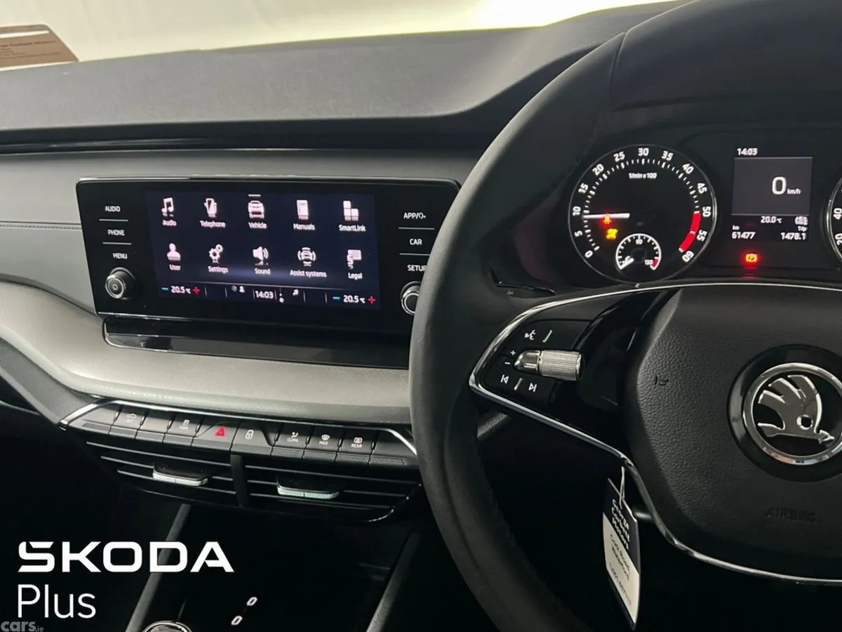 Skoda Octavia Saloon, Diesel, 2024, Grey