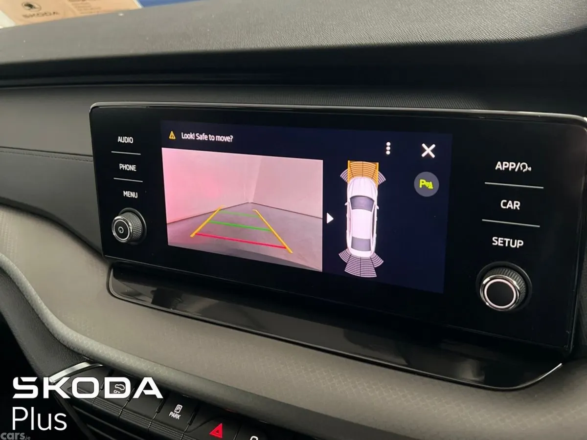 Skoda Octavia Saloon, Diesel, 2024, Grey
