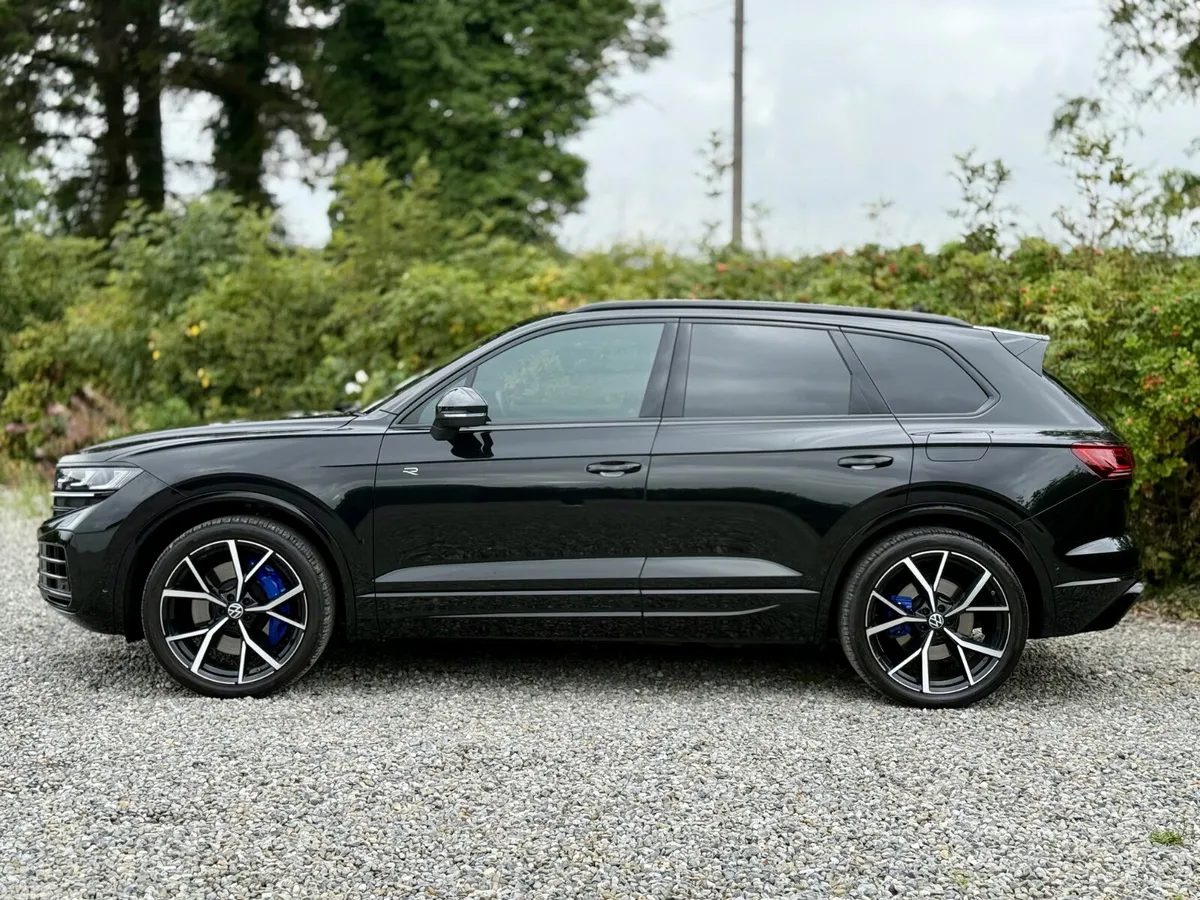 Volkswagen Touareg SUV, Petrol Plug-in Hybrid, 2024, Black