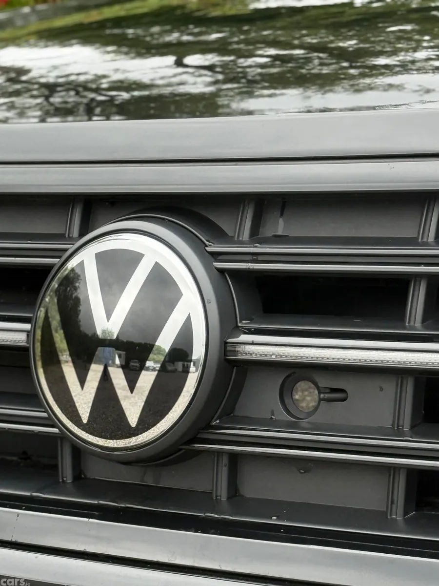 Volkswagen Touareg SUV, Petrol Plug-in Hybrid, 2024, Black