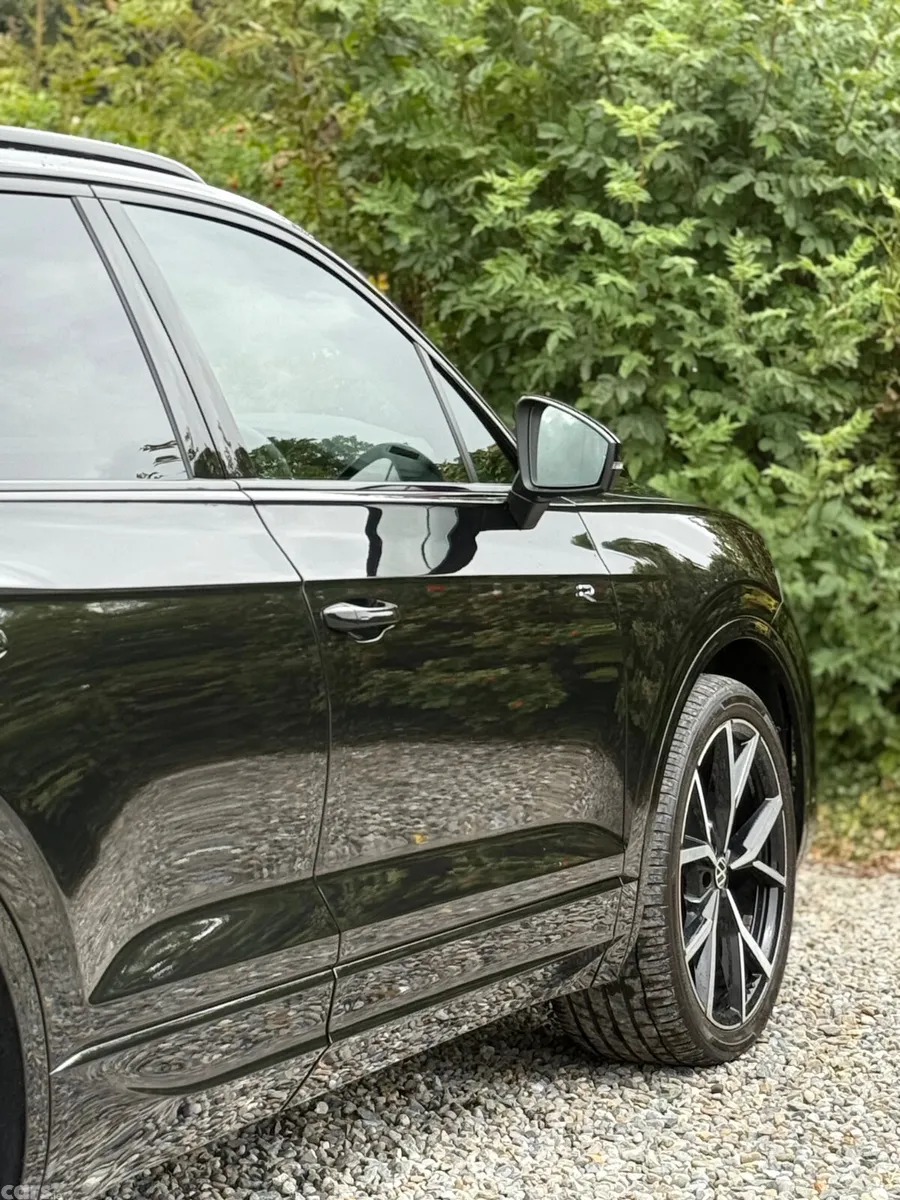 Volkswagen Touareg SUV, Petrol Plug-in Hybrid, 2024, Black