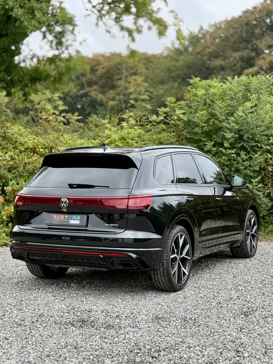 Volkswagen Touareg SUV, Petrol Plug-in Hybrid, 2024, Black