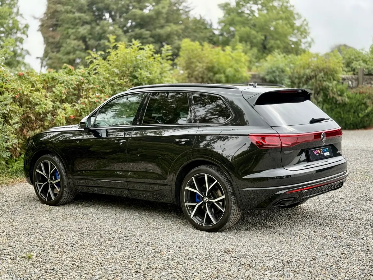Volkswagen Touareg SUV, Petrol Plug-in Hybrid, 2024, Black