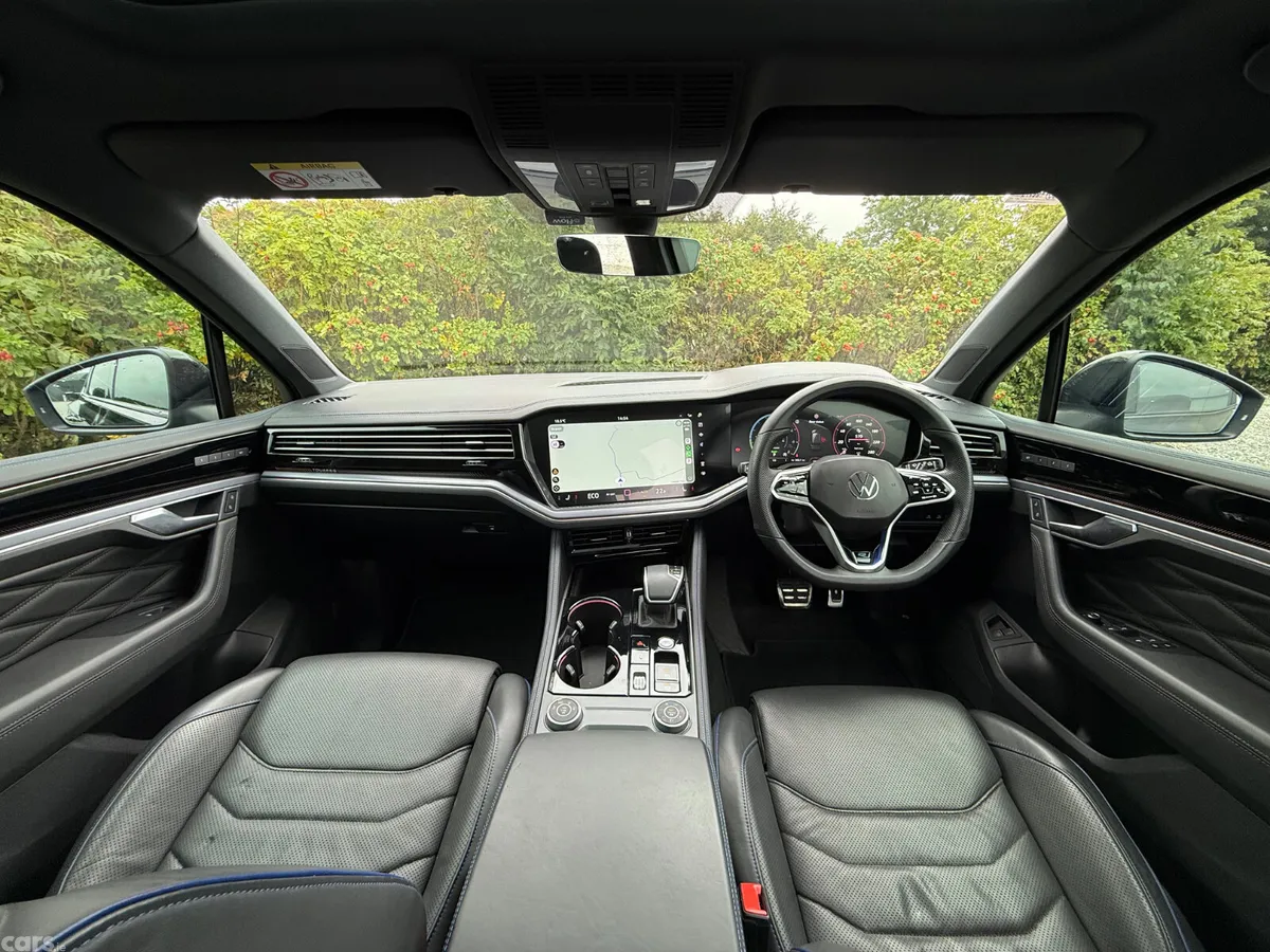 Volkswagen Touareg SUV, Petrol Plug-in Hybrid, 2024, Black