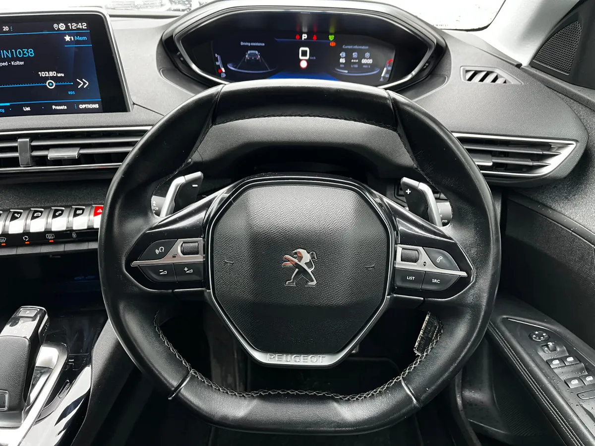 Peugeot 5008 SUV, Petrol, 2020, Black