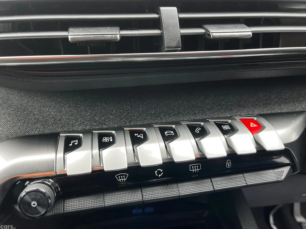 Peugeot 5008 SUV, Petrol, 2020, Black
