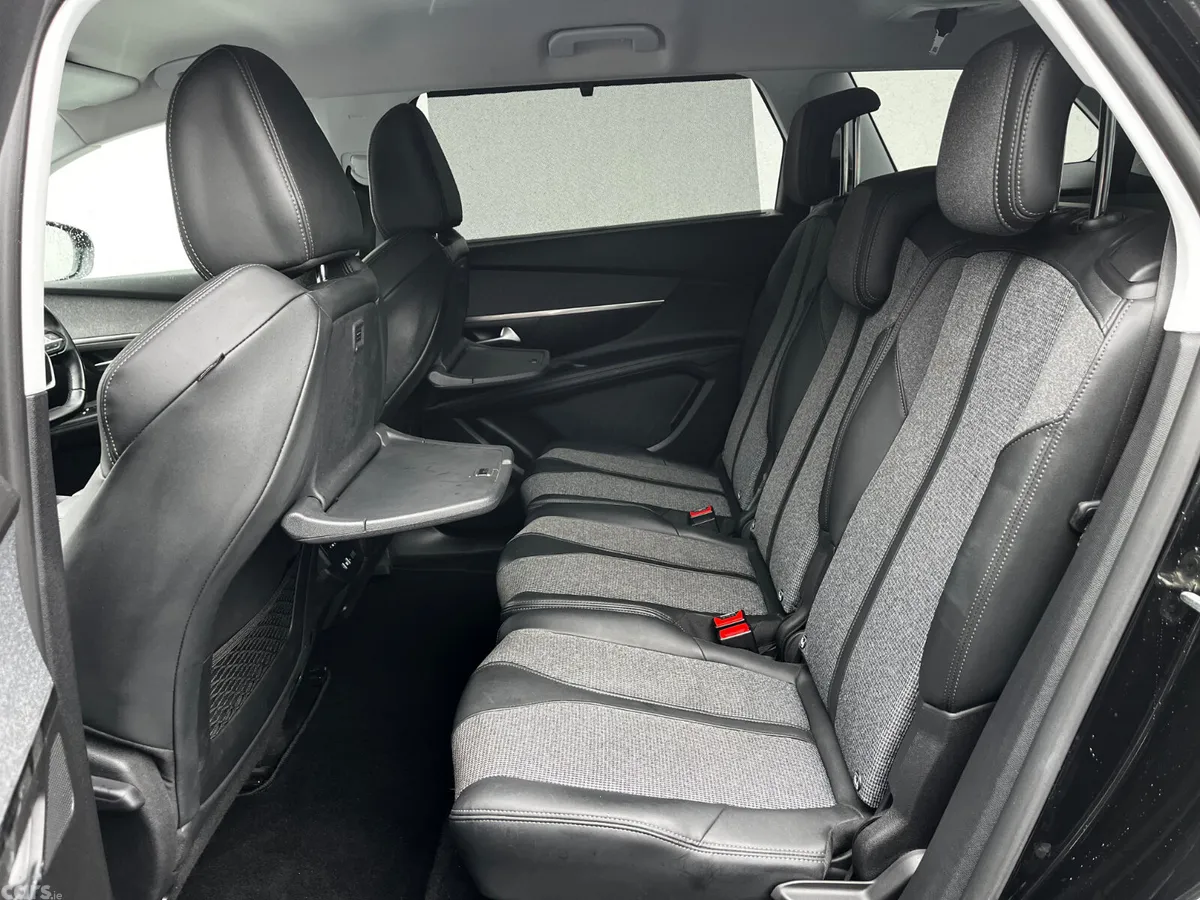 Peugeot 5008 SUV, Petrol, 2020, Black