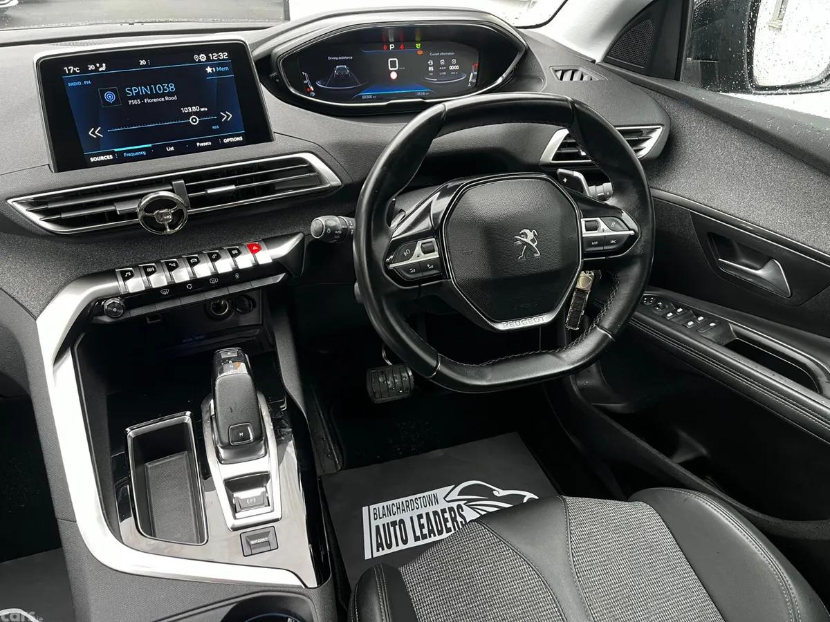 Peugeot 5008 SUV, Petrol, 2020, Black