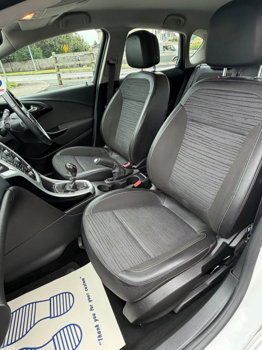 Vauxhall Astra Hatchback, Petrol, 2015, White