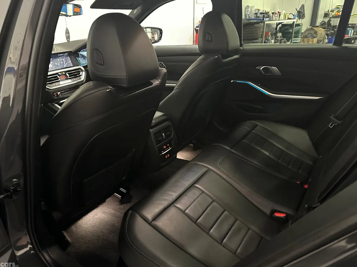 BMW 3-Series Saloon, Petrol Hybrid, 2022, Grey