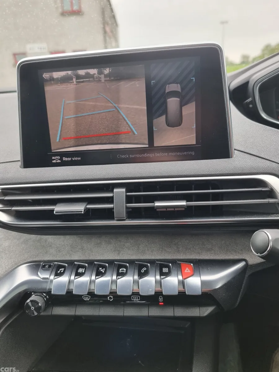 Peugeot 5008 MPV, Diesel, 2018, White