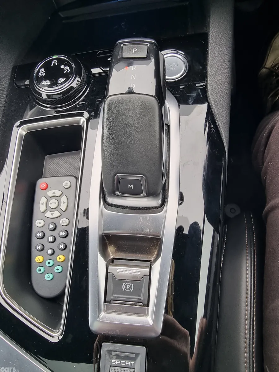 Peugeot 5008 MPV, Diesel, 2018, White