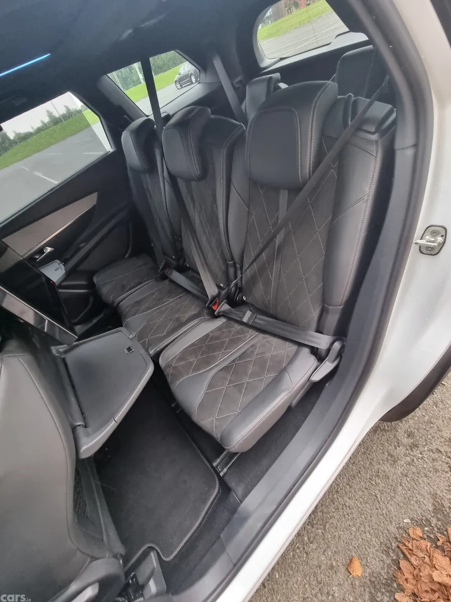 Peugeot 5008 MPV, Diesel, 2018, White