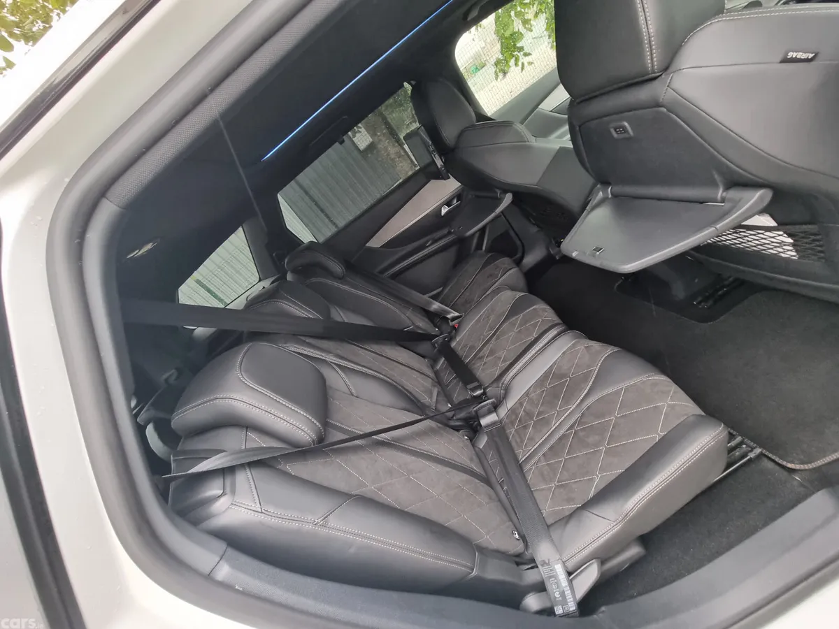 Peugeot 5008 MPV, Diesel, 2018, White