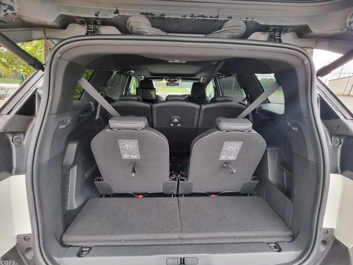 Peugeot 5008 MPV, Diesel, 2018, White