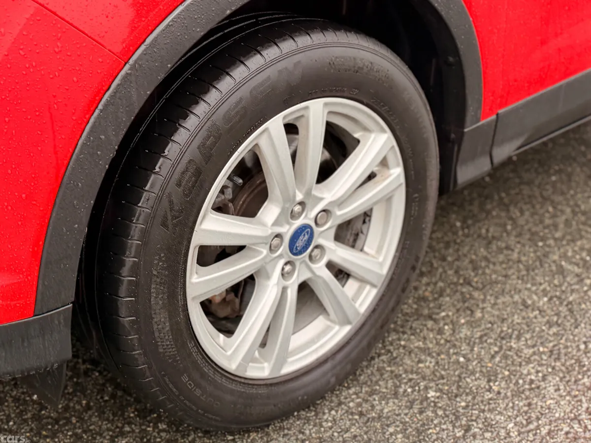 Ford Kuga SUV, Diesel, 2017, Red