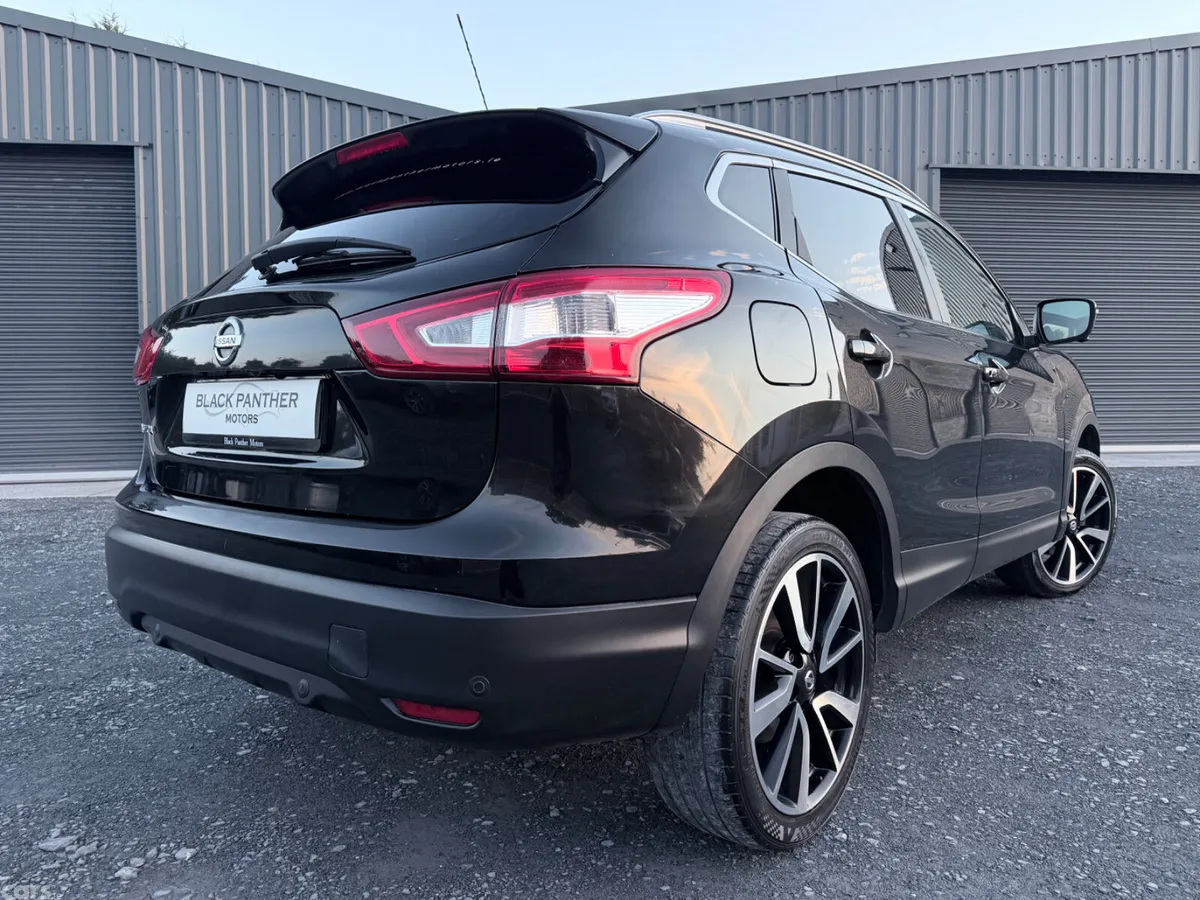 Nissan Qashqai Hatchback, Diesel, 2016, Black