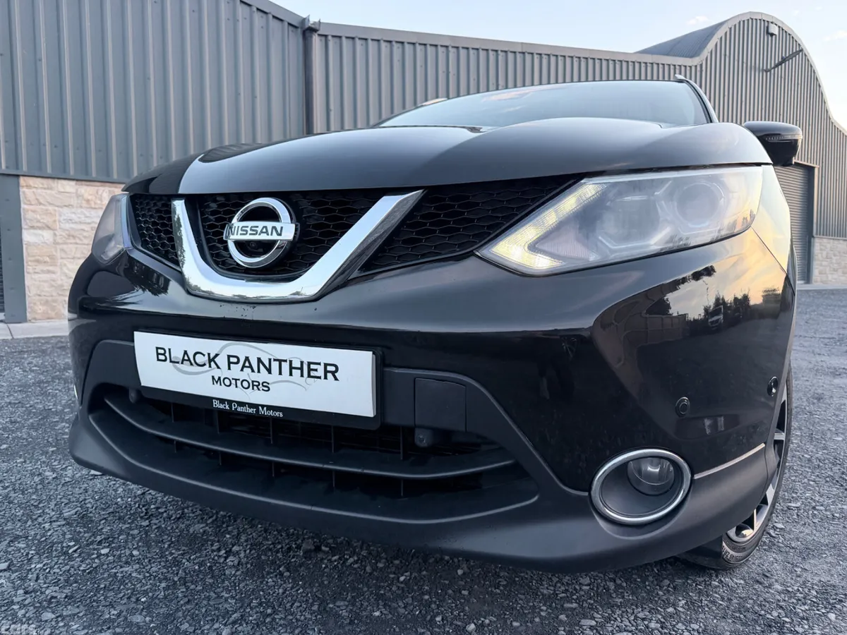 Nissan Qashqai Hatchback, Diesel, 2016, Black