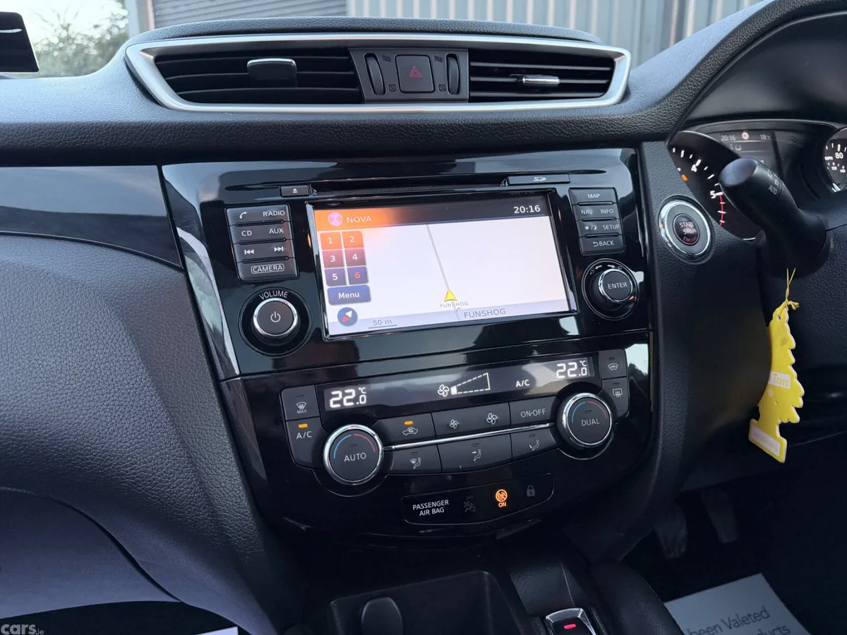 Nissan Qashqai Hatchback, Diesel, 2016, Black