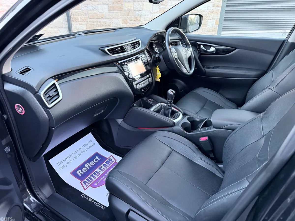 Nissan Qashqai Hatchback, Diesel, 2016, Black