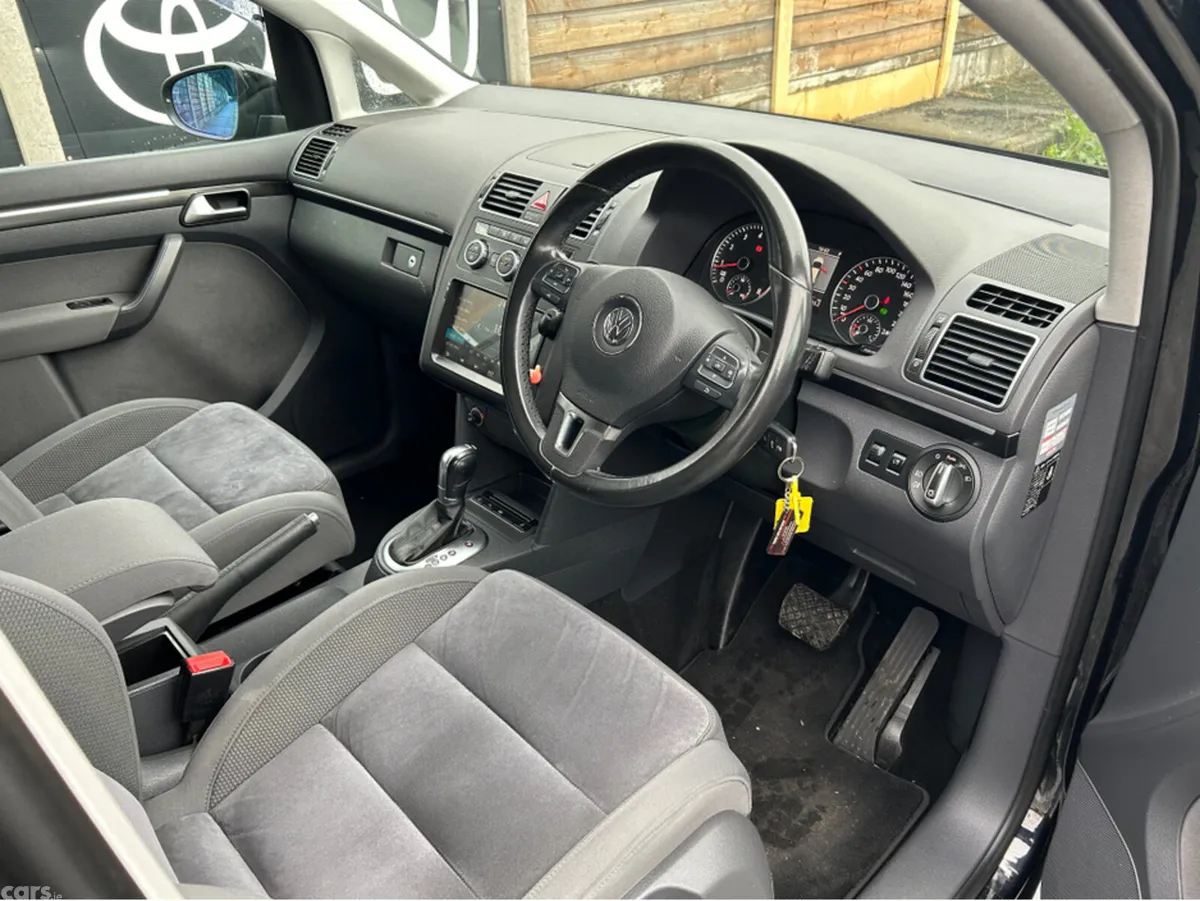 Volkswagen Touran MPV, Petrol, 2013, Black