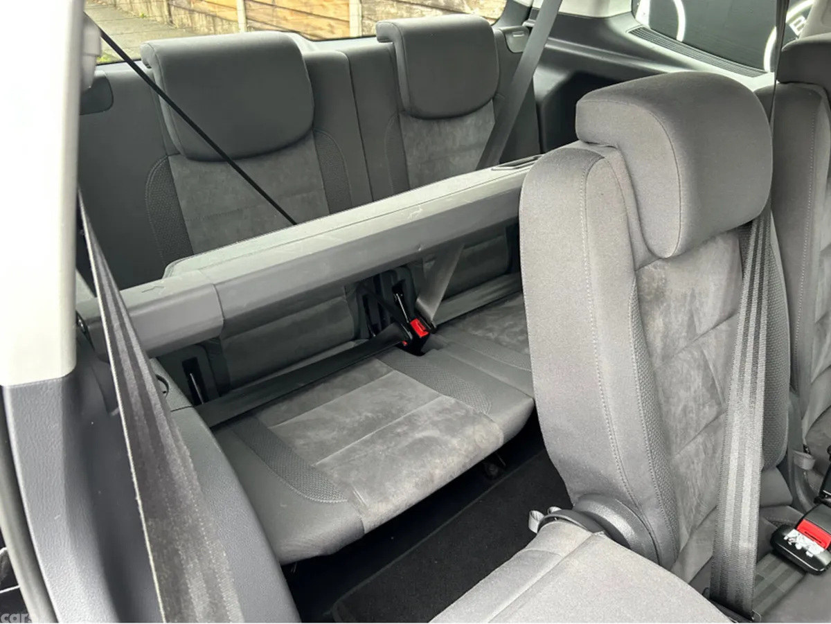 Volkswagen Touran MPV, Petrol, 2013, Black