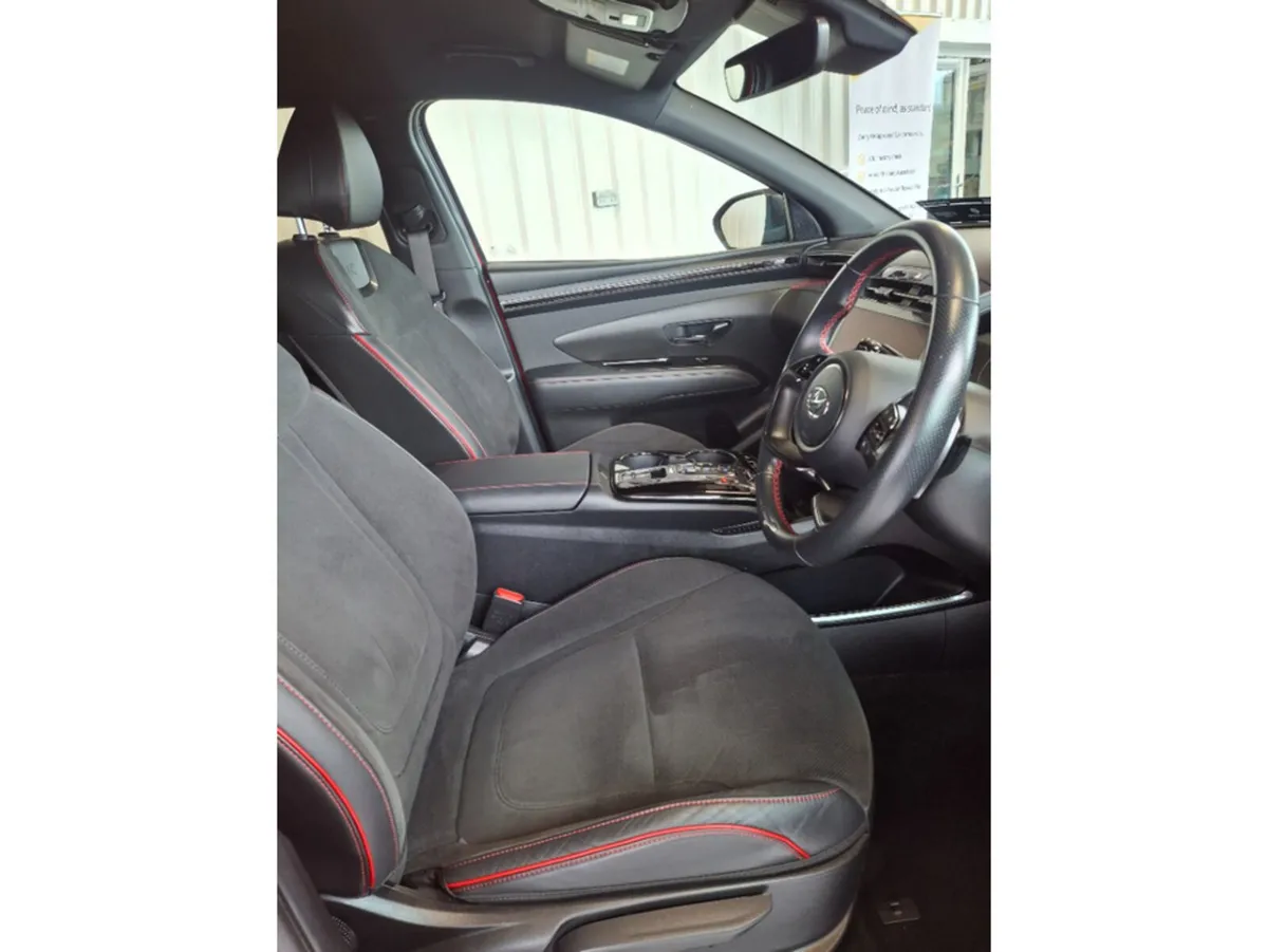 Hyundai Tucson MPV, Petrol Hybrid, 2023, Red