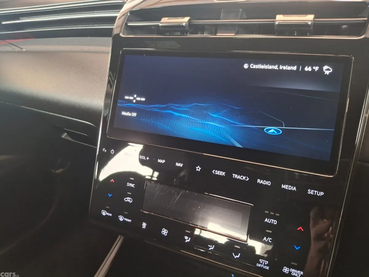 Hyundai Tucson MPV, Petrol Hybrid, 2023, Red