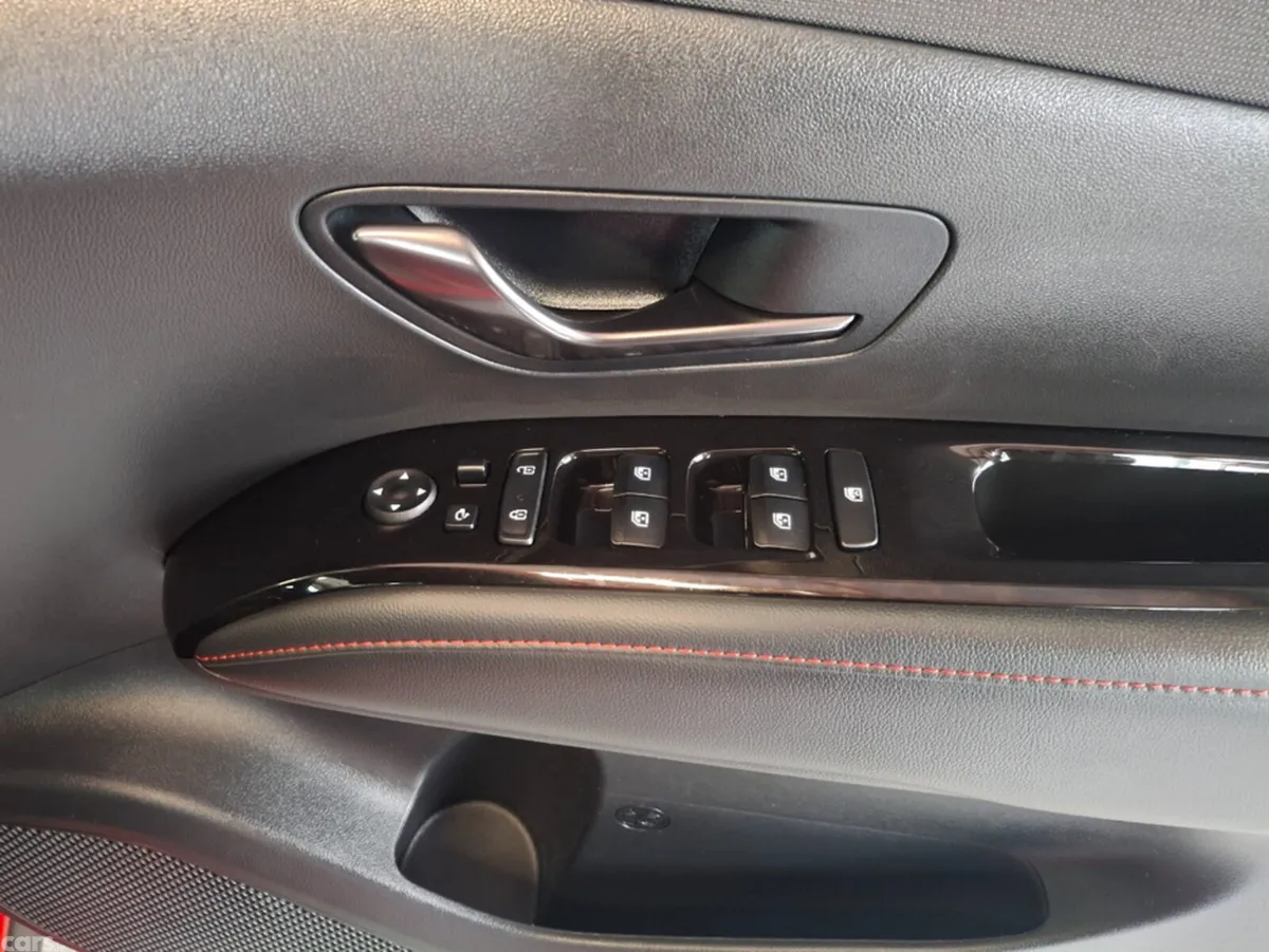 Hyundai Tucson MPV, Petrol Hybrid, 2023, Red