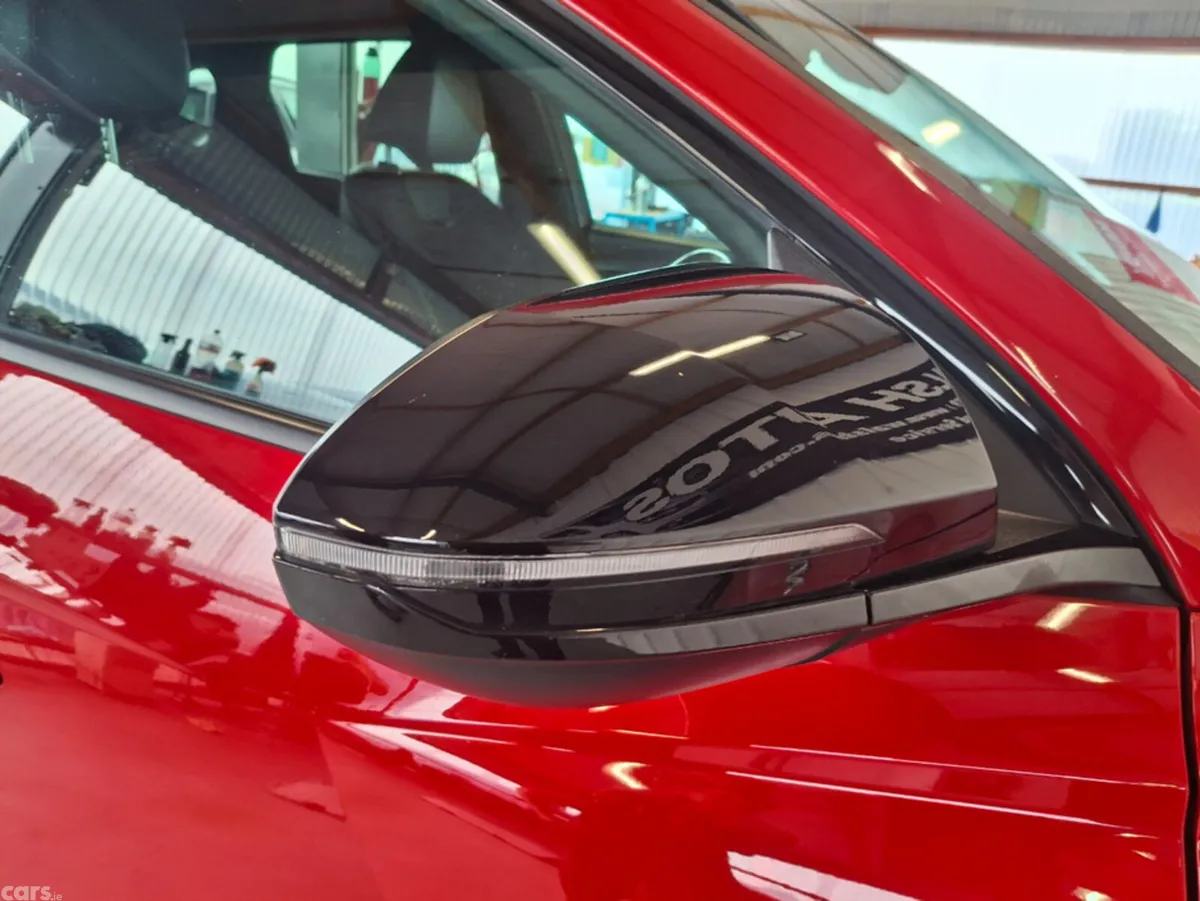 Hyundai Tucson MPV, Petrol Hybrid, 2023, Red