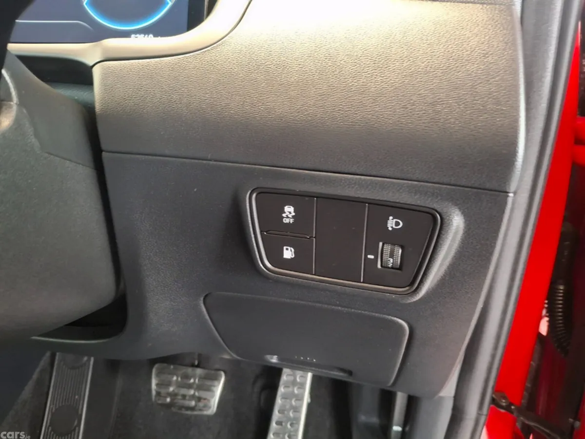 Hyundai Tucson MPV, Petrol Hybrid, 2023, Red