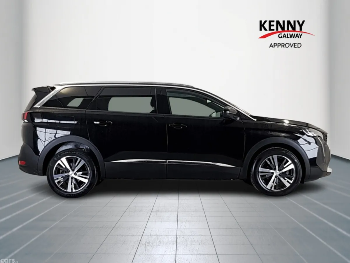 Peugeot 5008 MPV, Diesel, 2024, Black