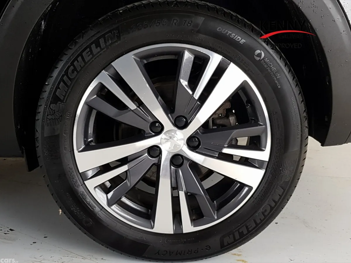 Peugeot 5008 MPV, Diesel, 2024, Black