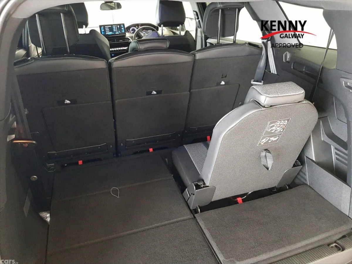 Peugeot 5008 MPV, Diesel, 2024, Black